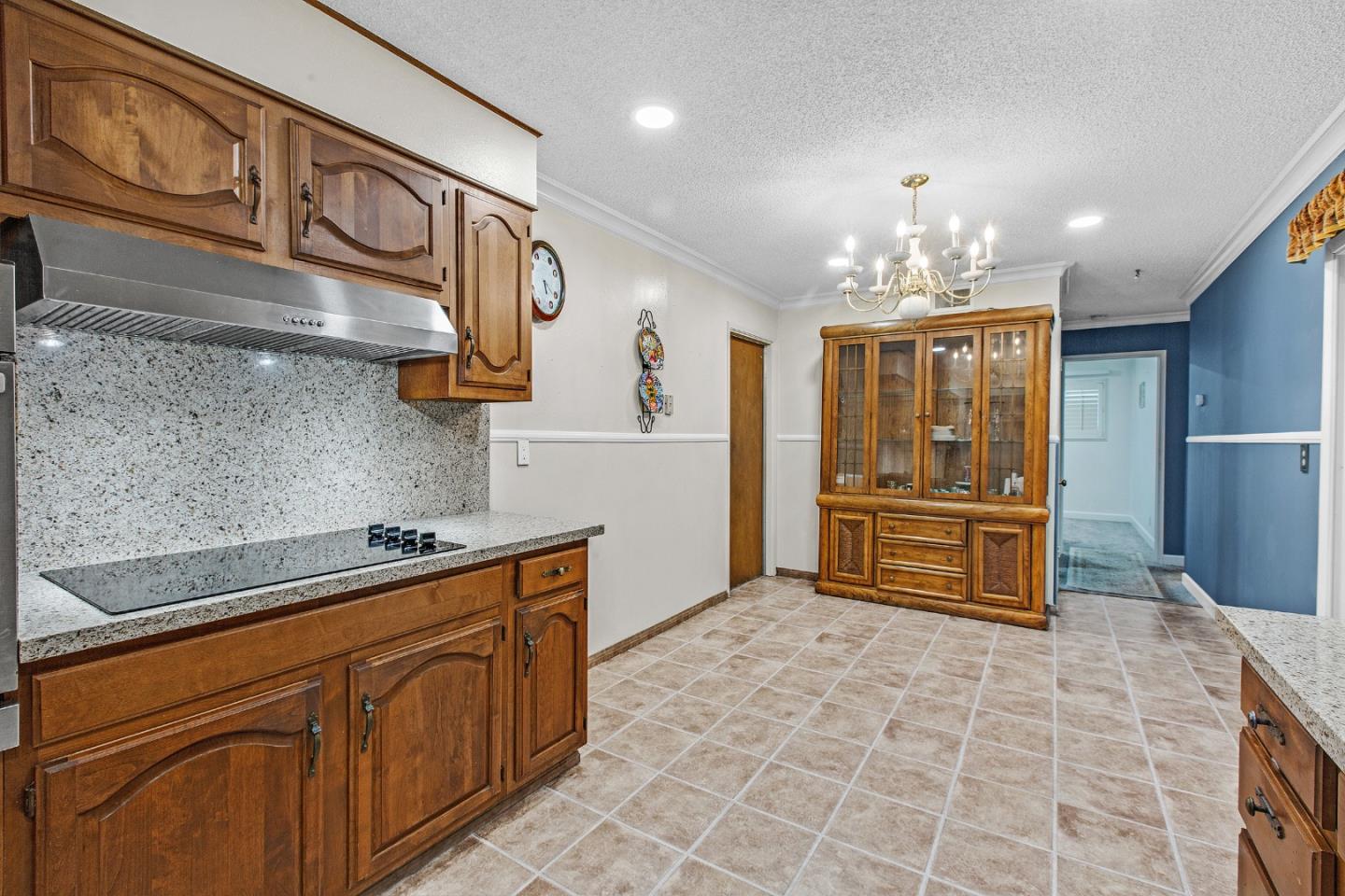 Detail Gallery Image 18 of 33 For 458 Southside Dr, San Jose,  CA 95111 - 4 Beds | 2 Baths