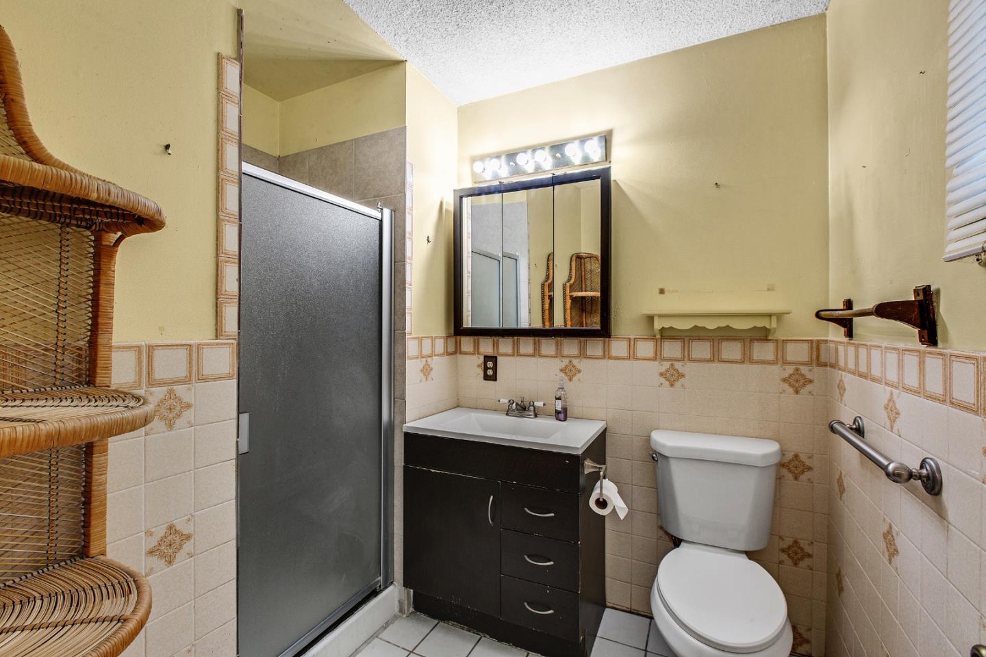 Detail Gallery Image 25 of 33 For 458 Southside Dr, San Jose,  CA 95111 - 4 Beds | 2 Baths