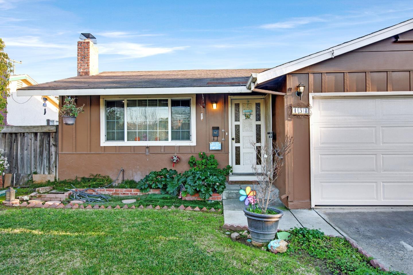 Detail Gallery Image 4 of 33 For 458 Southside Dr, San Jose,  CA 95111 - 4 Beds | 2 Baths