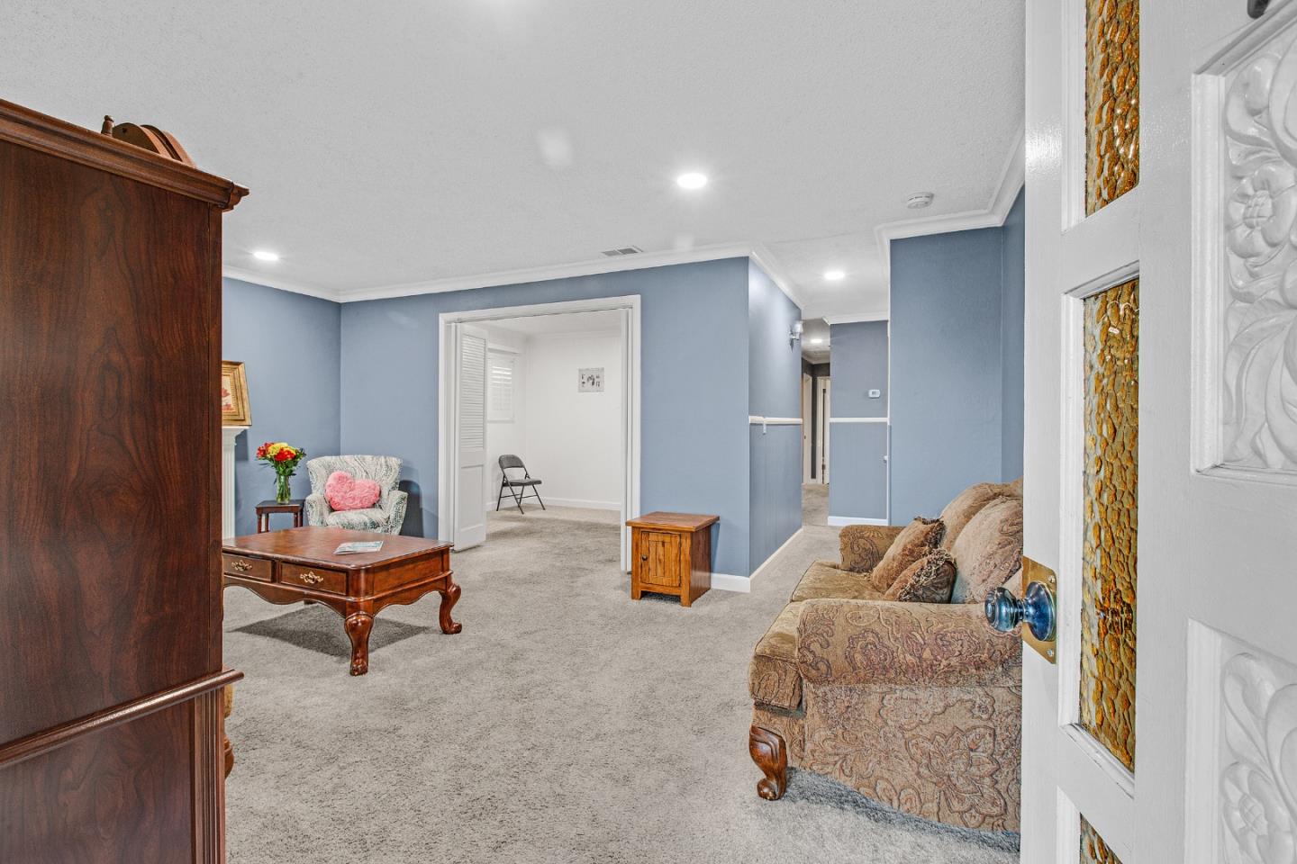 Detail Gallery Image 5 of 33 For 458 Southside Dr, San Jose,  CA 95111 - 4 Beds | 2 Baths