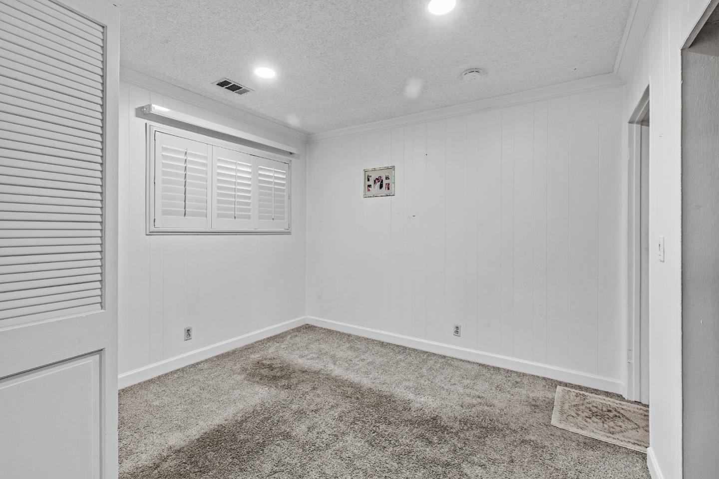 Detail Gallery Image 9 of 33 For 458 Southside Dr, San Jose,  CA 95111 - 4 Beds | 2 Baths