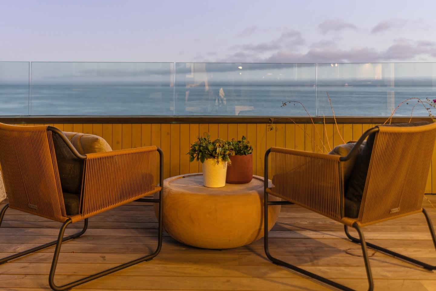 Detail Gallery Image 13 of 58 For 1122 W Cliff Dr, Santa Cruz,  CA 95060 - 4 Beds | 4/1 Baths