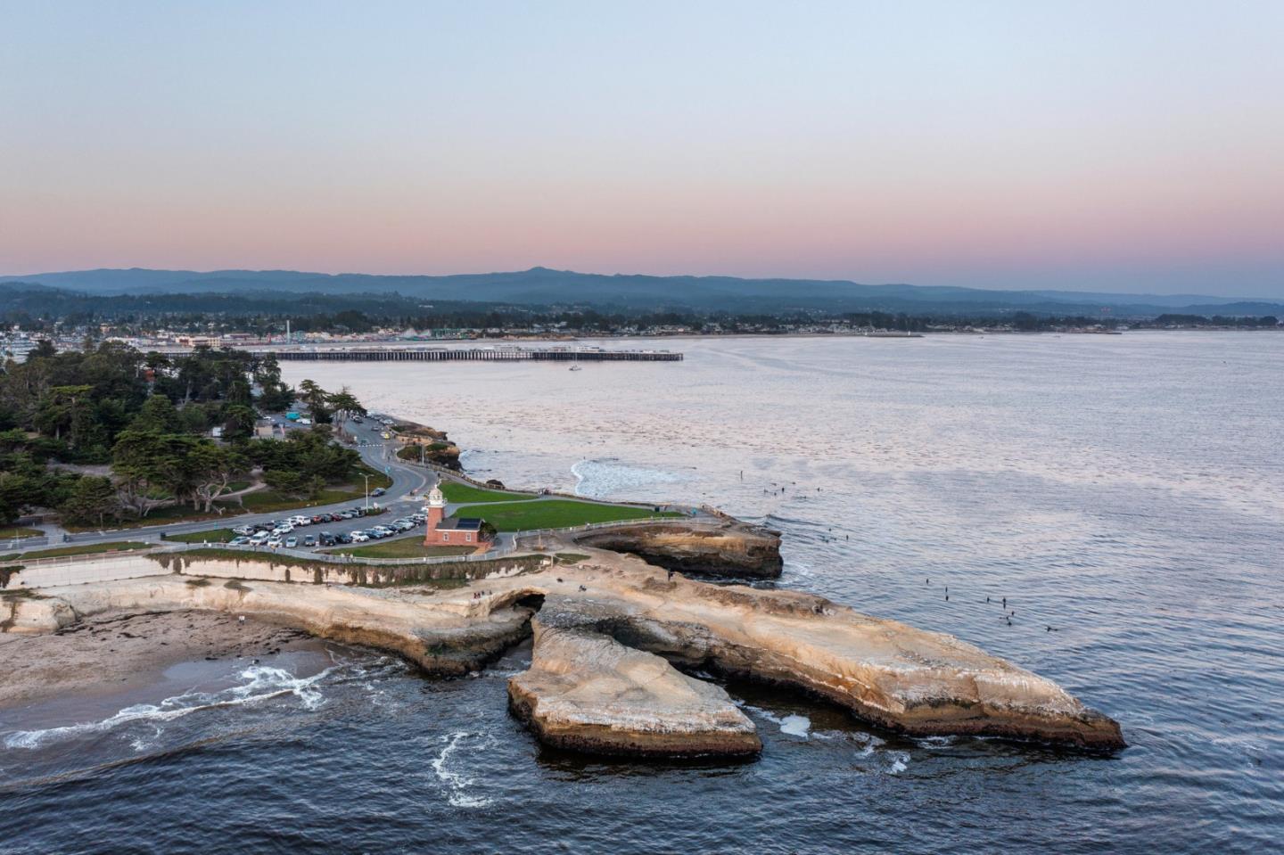 Detail Gallery Image 52 of 58 For 1122 W Cliff Dr, Santa Cruz,  CA 95060 - 4 Beds | 4/1 Baths