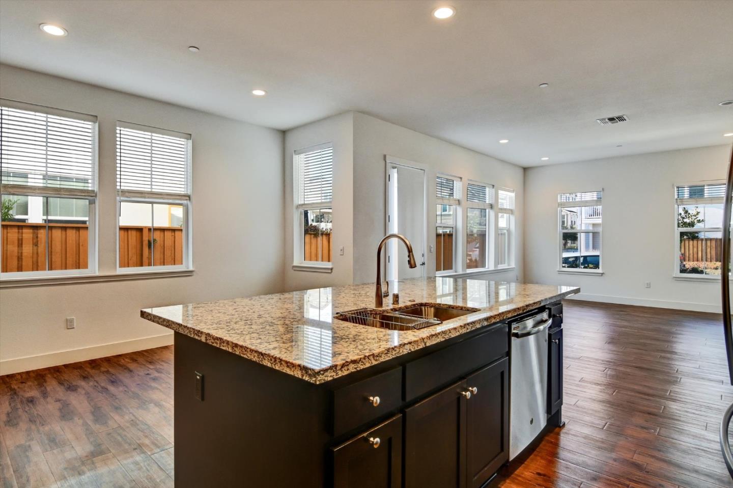 Detail Gallery Image 15 of 52 For 37532 Bay Crest Rd, Newark,  CA 94560 - 4 Beds | 3 Baths