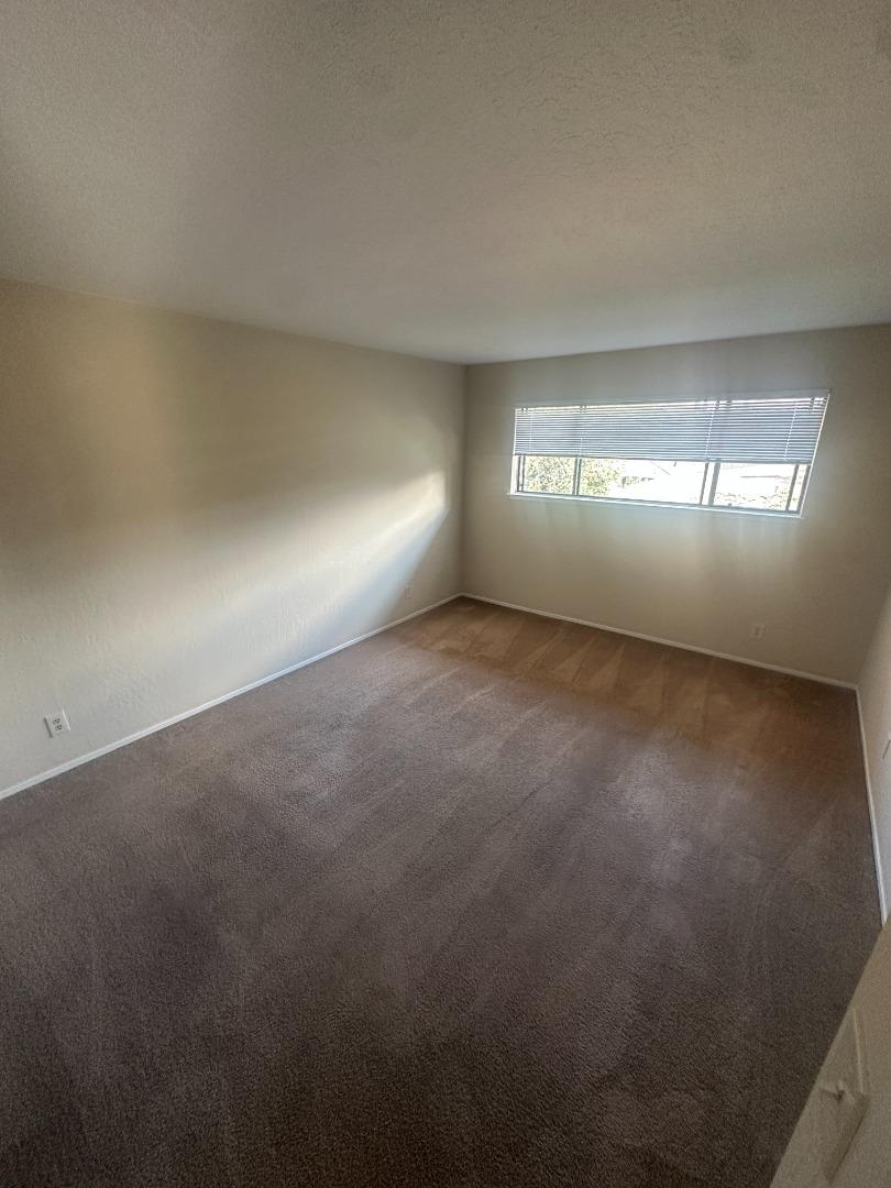 Detail Gallery Image 6 of 11 For 1469 Sierra, Redwood City,  CA 94061 - 2 Beds | 1 Baths