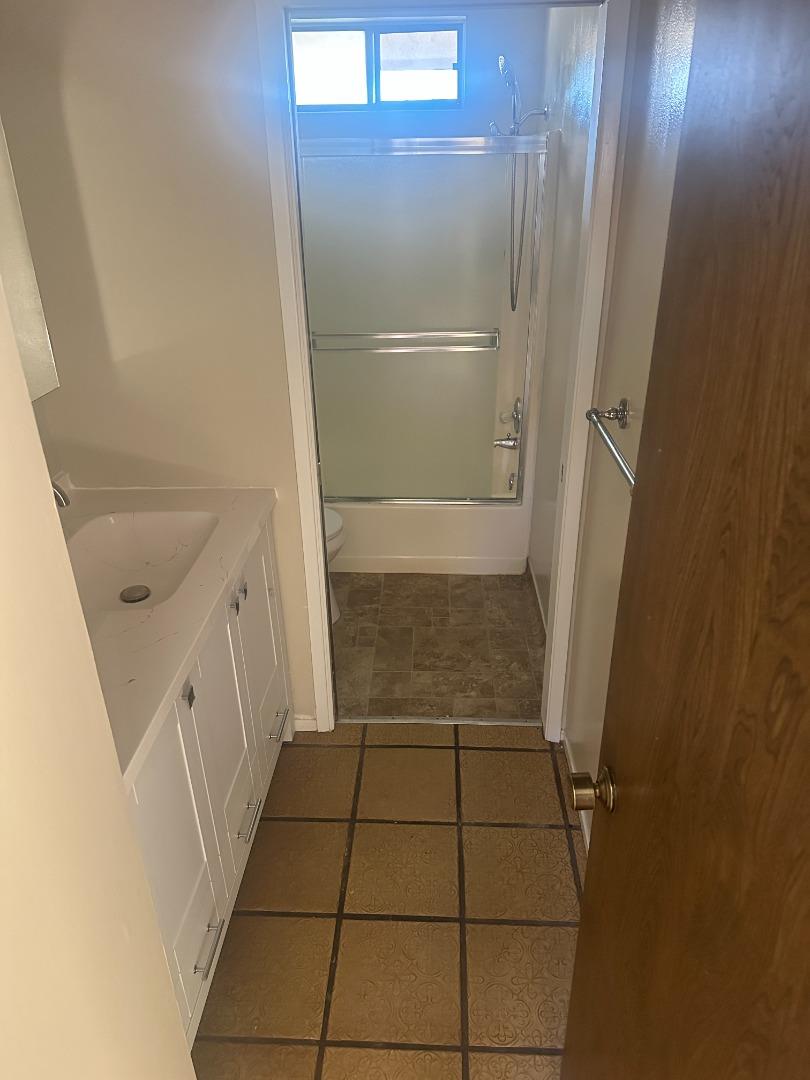 Detail Gallery Image 7 of 11 For 1469 Sierra, Redwood City,  CA 94061 - 2 Beds | 1 Baths