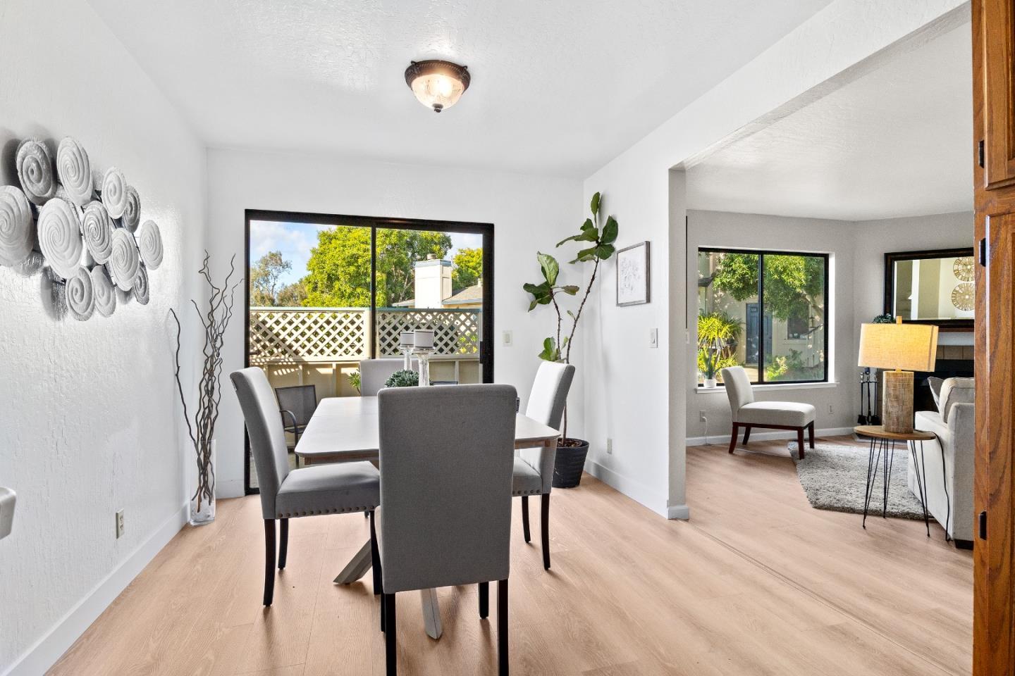 Detail Gallery Image 13 of 29 For 253 Green Meadow Dr #C,  Watsonville,  CA 95076 - 3 Beds | 2 Baths