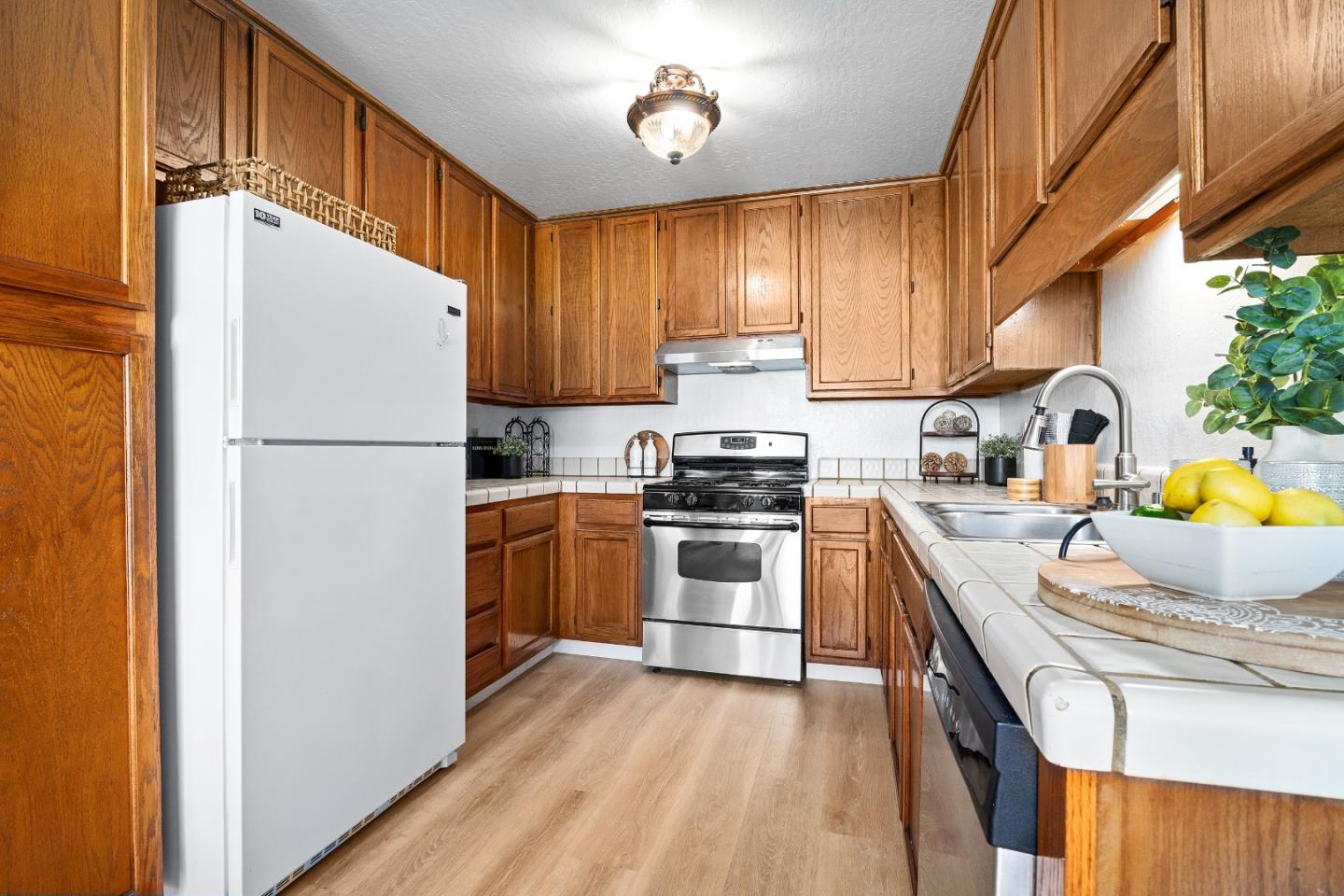 Detail Gallery Image 8 of 29 For 253 Green Meadow Dr #C,  Watsonville,  CA 95076 - 3 Beds | 2 Baths