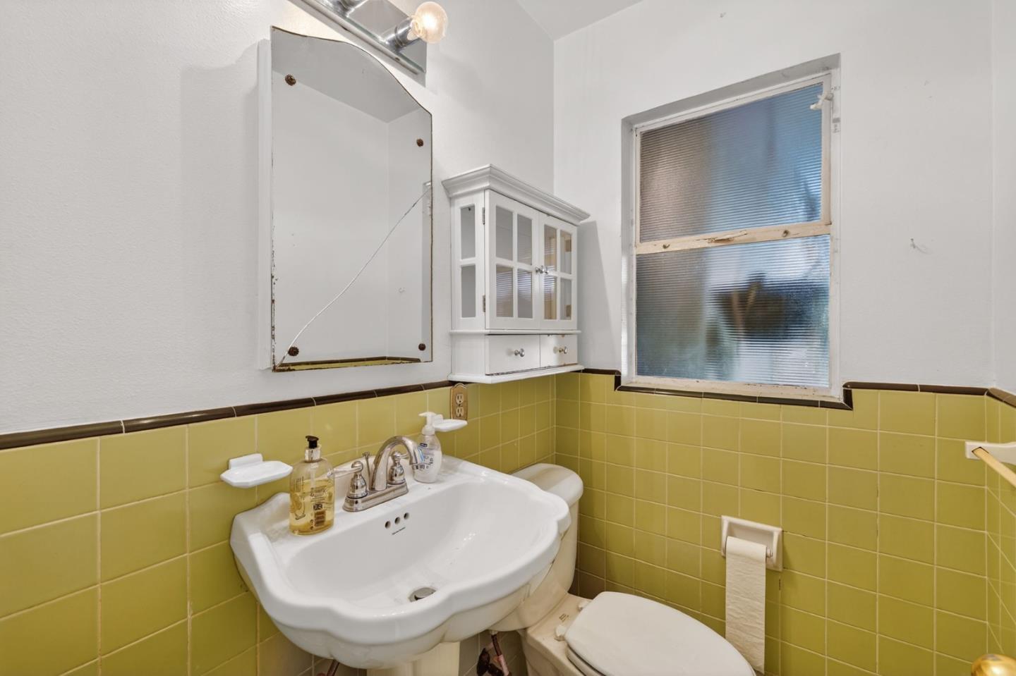 Detail Gallery Image 11 of 23 For 3052 Kentridge Dr, San Jose,  CA 95133 - 3 Beds | 1/1 Baths