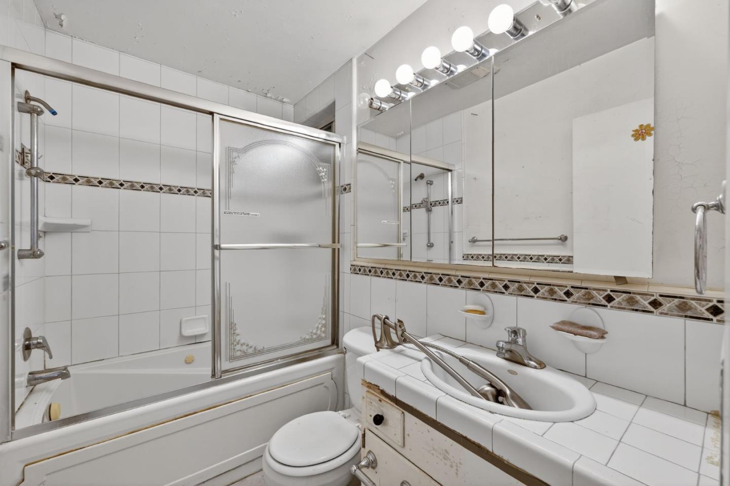 Detail Gallery Image 14 of 23 For 3052 Kentridge Dr, San Jose,  CA 95133 - 3 Beds | 1/1 Baths