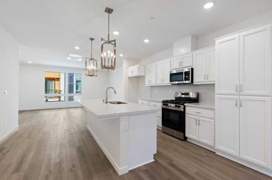 Detail Gallery Image 11 of 29 For 6702 Optimum Loop, San Jose,  CA 95119 - 4 Beds | 3/1 Baths