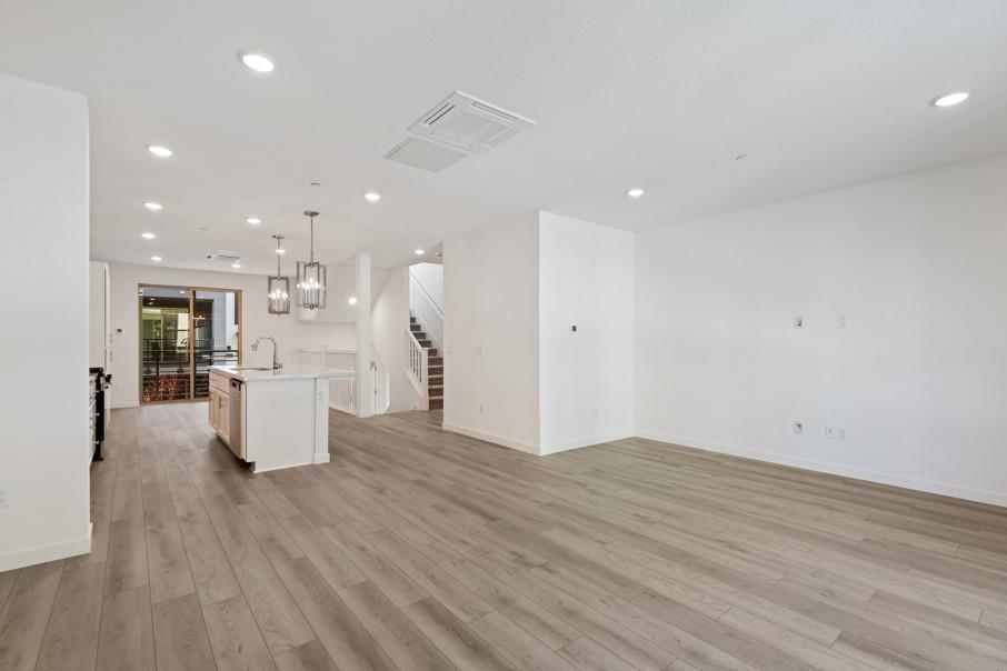 Detail Gallery Image 13 of 29 For 6702 Optimum Loop, San Jose,  CA 95119 - 4 Beds | 3/1 Baths