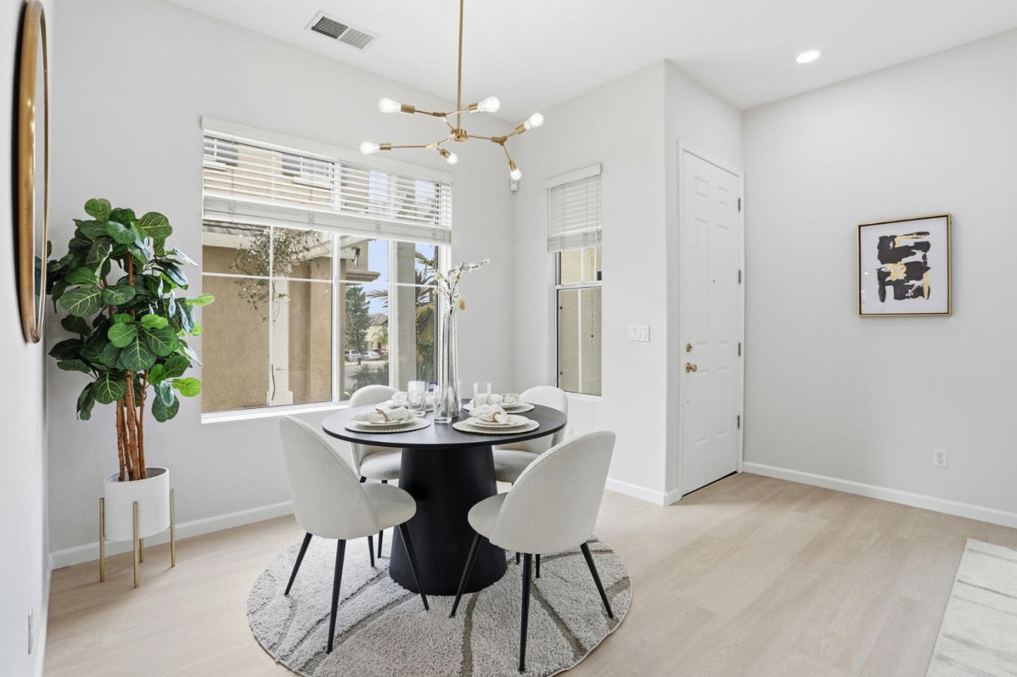 Detail Gallery Image 7 of 37 For 3424 Maroun Pl, San Jose,  CA 95148 - 3 Beds | 2/1 Baths