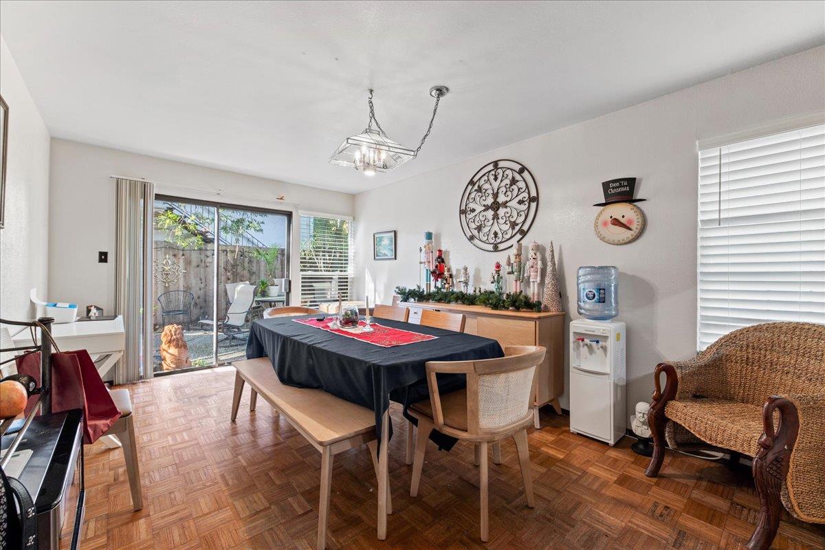 Detail Gallery Image 11 of 27 For 552 Walnut St, San Carlos,  CA 94070 - – Beds | – Baths