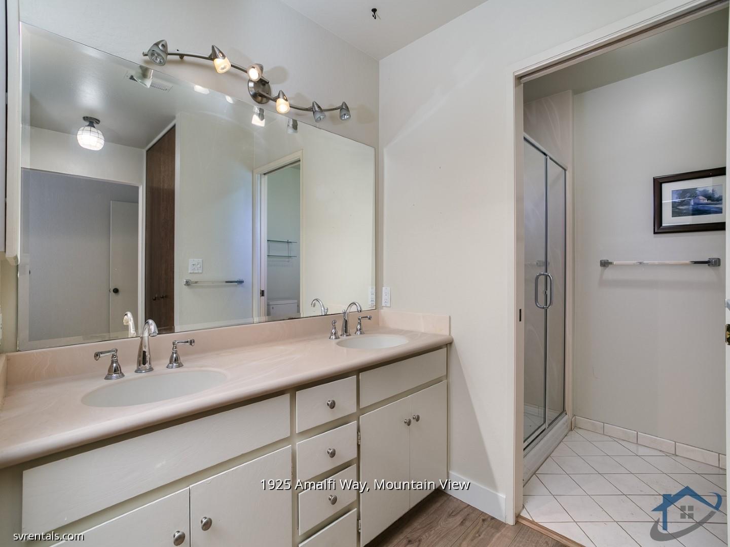 Detail Gallery Image 19 of 24 For 1925 Amalfi Way, Mountain View,  CA 94040 - 3 Beds | 2 Baths