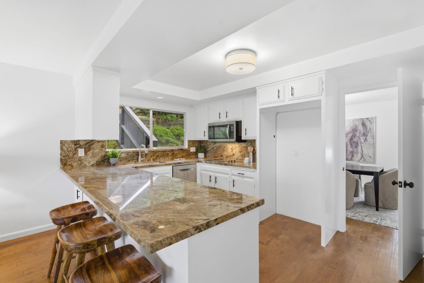 Detail Gallery Image 15 of 77 For 5870 Balmoral Dr, Oakland,  CA 94619 - 3 Beds | 2 Baths