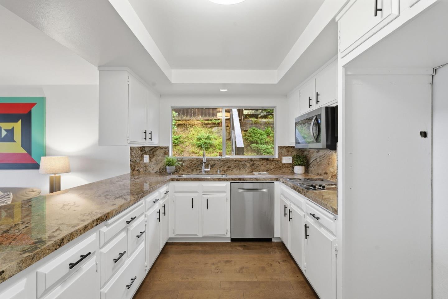 Detail Gallery Image 16 of 77 For 5870 Balmoral Dr, Oakland,  CA 94619 - 3 Beds | 2 Baths