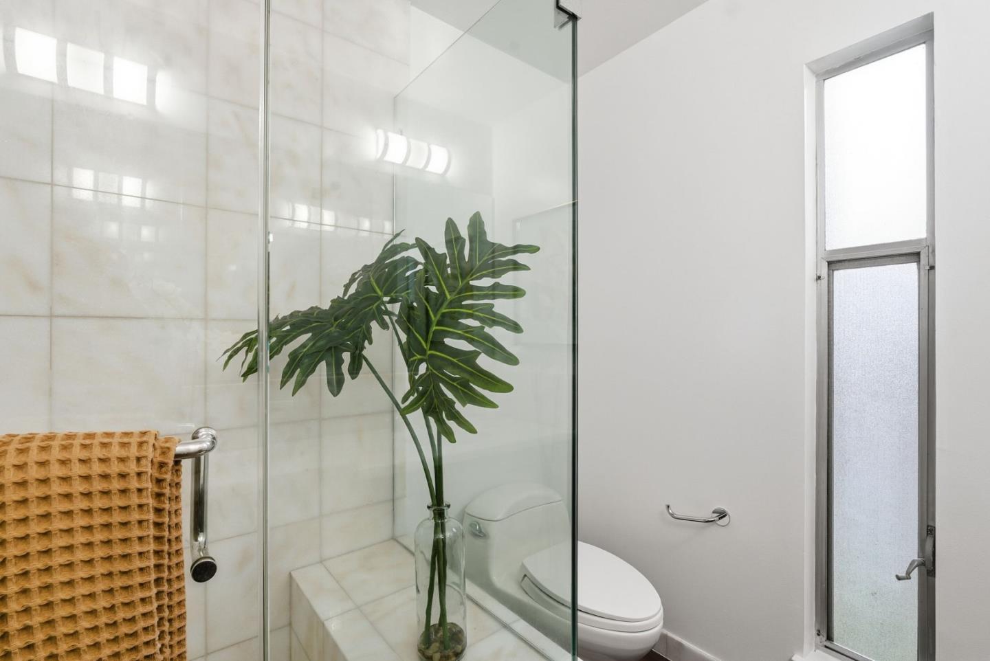 Detail Gallery Image 37 of 77 For 5870 Balmoral Dr, Oakland,  CA 94619 - 3 Beds | 2 Baths