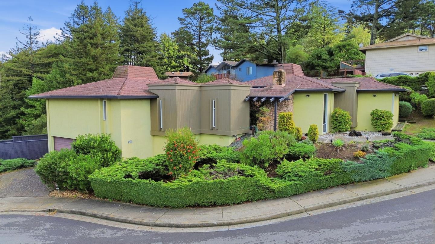 Detail Gallery Image 52 of 77 For 5870 Balmoral Dr, Oakland,  CA 94619 - 3 Beds | 2 Baths