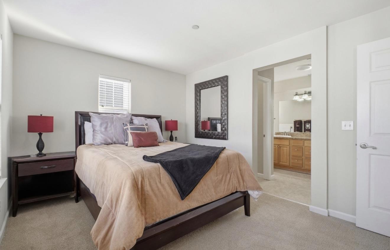 Detail Gallery Image 11 of 19 For 26983 Hayward Blvd, Hayward,  CA 94542 - 3 Beds | 2/1 Baths