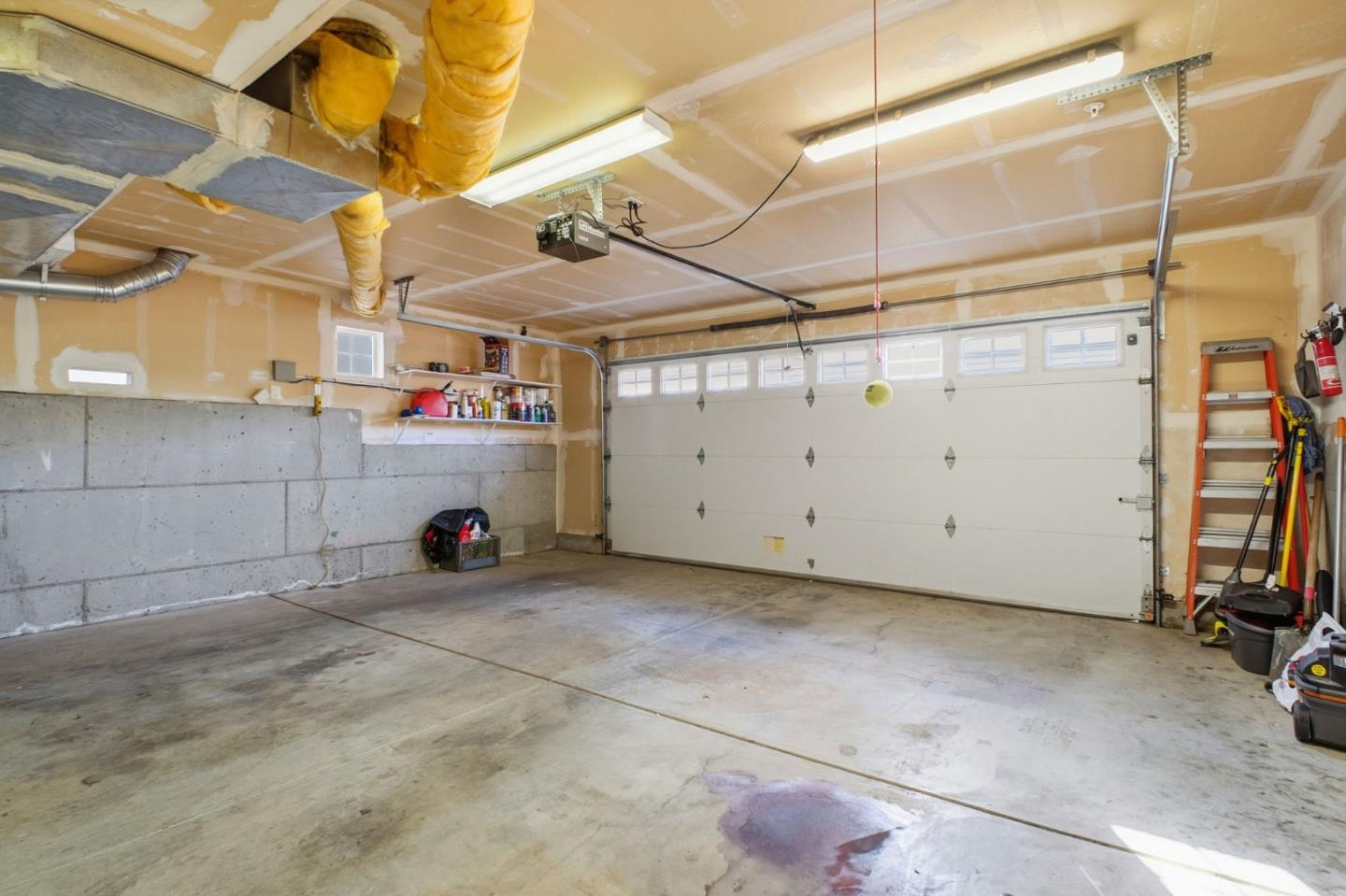 Detail Gallery Image 17 of 19 For 26983 Hayward Blvd, Hayward,  CA 94542 - 3 Beds | 2/1 Baths