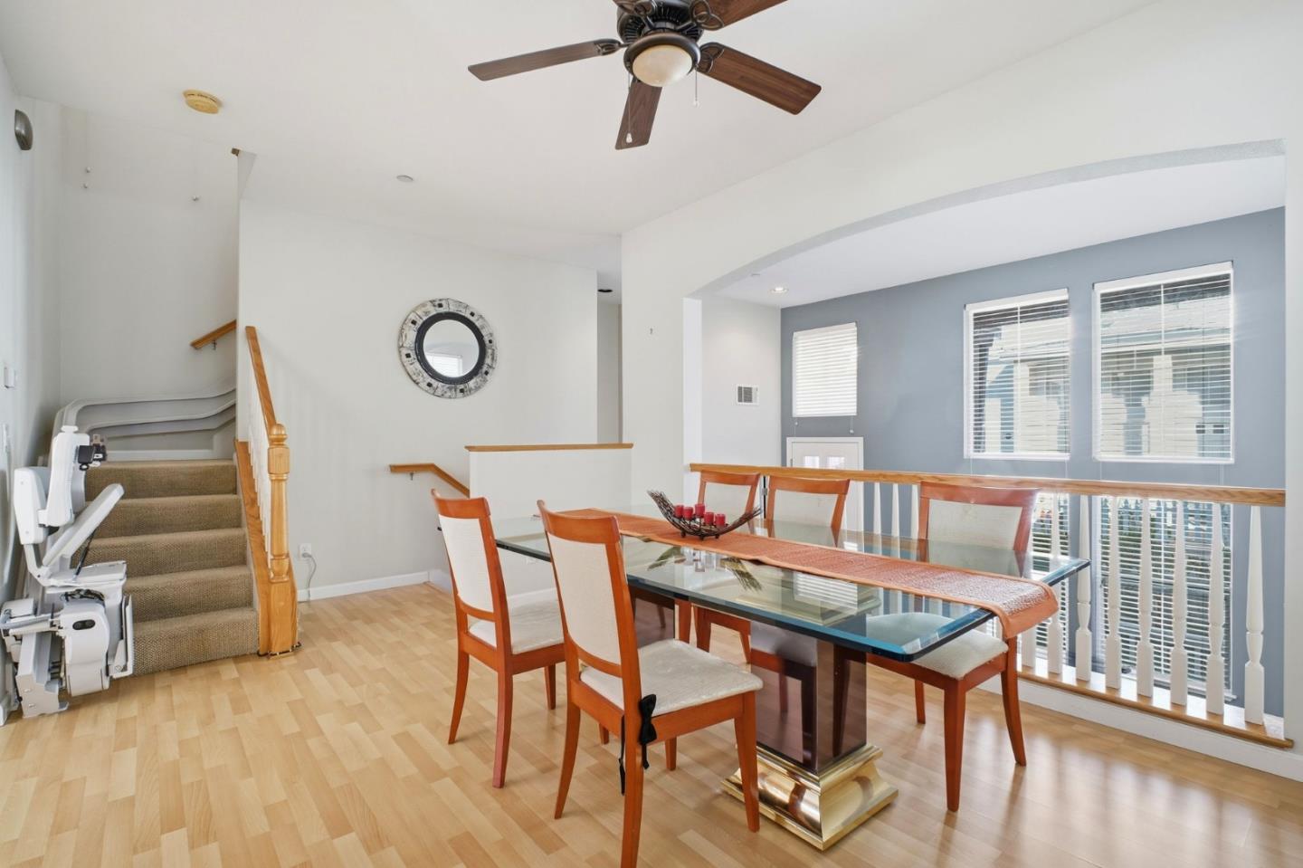 Detail Gallery Image 9 of 19 For 26983 Hayward Blvd, Hayward,  CA 94542 - 3 Beds | 2/1 Baths