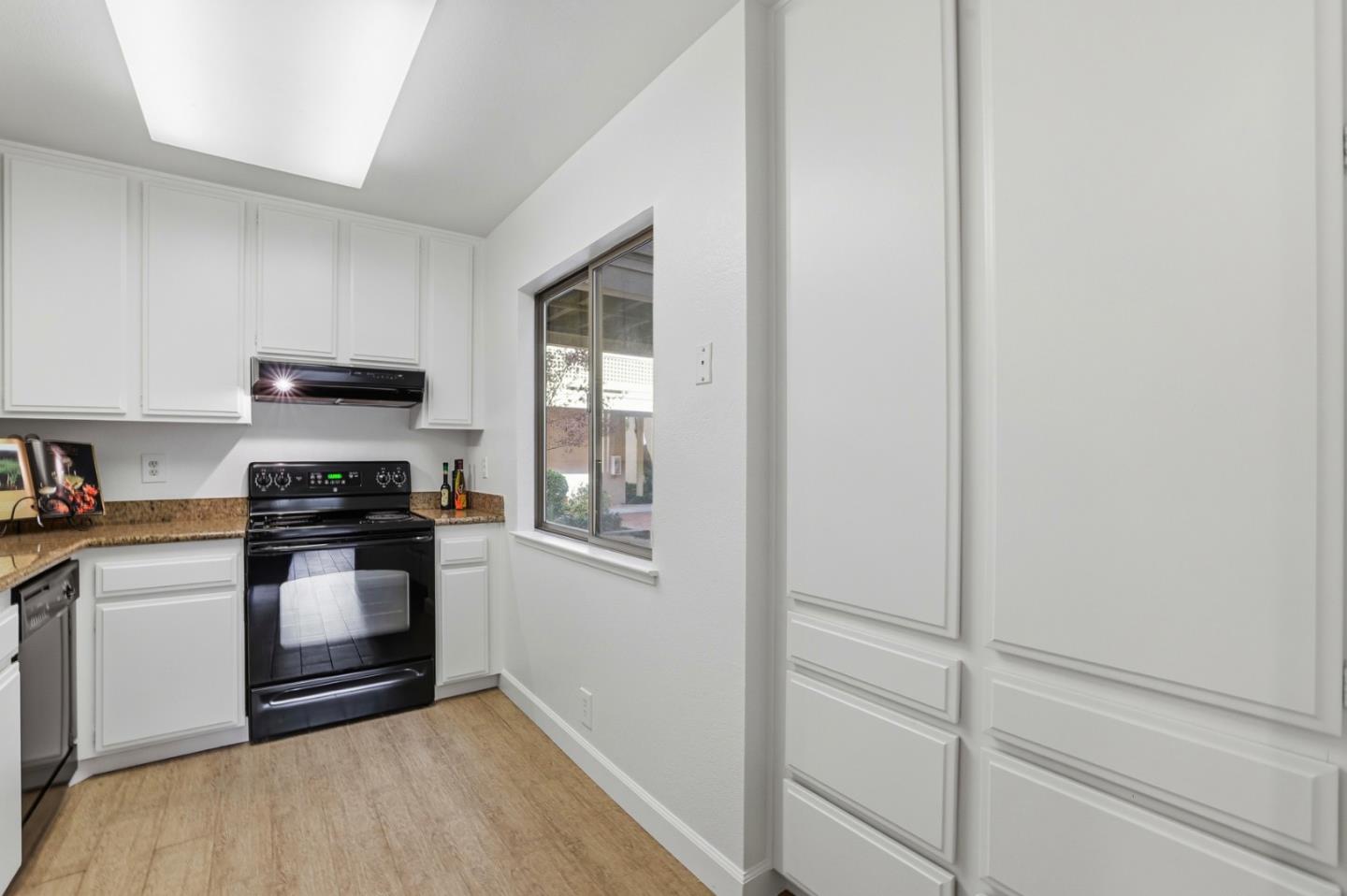 Detail Gallery Image 13 of 43 For 453 Alberto Way #D160,  Los Gatos,  CA 95032 - 2 Beds | 2 Baths