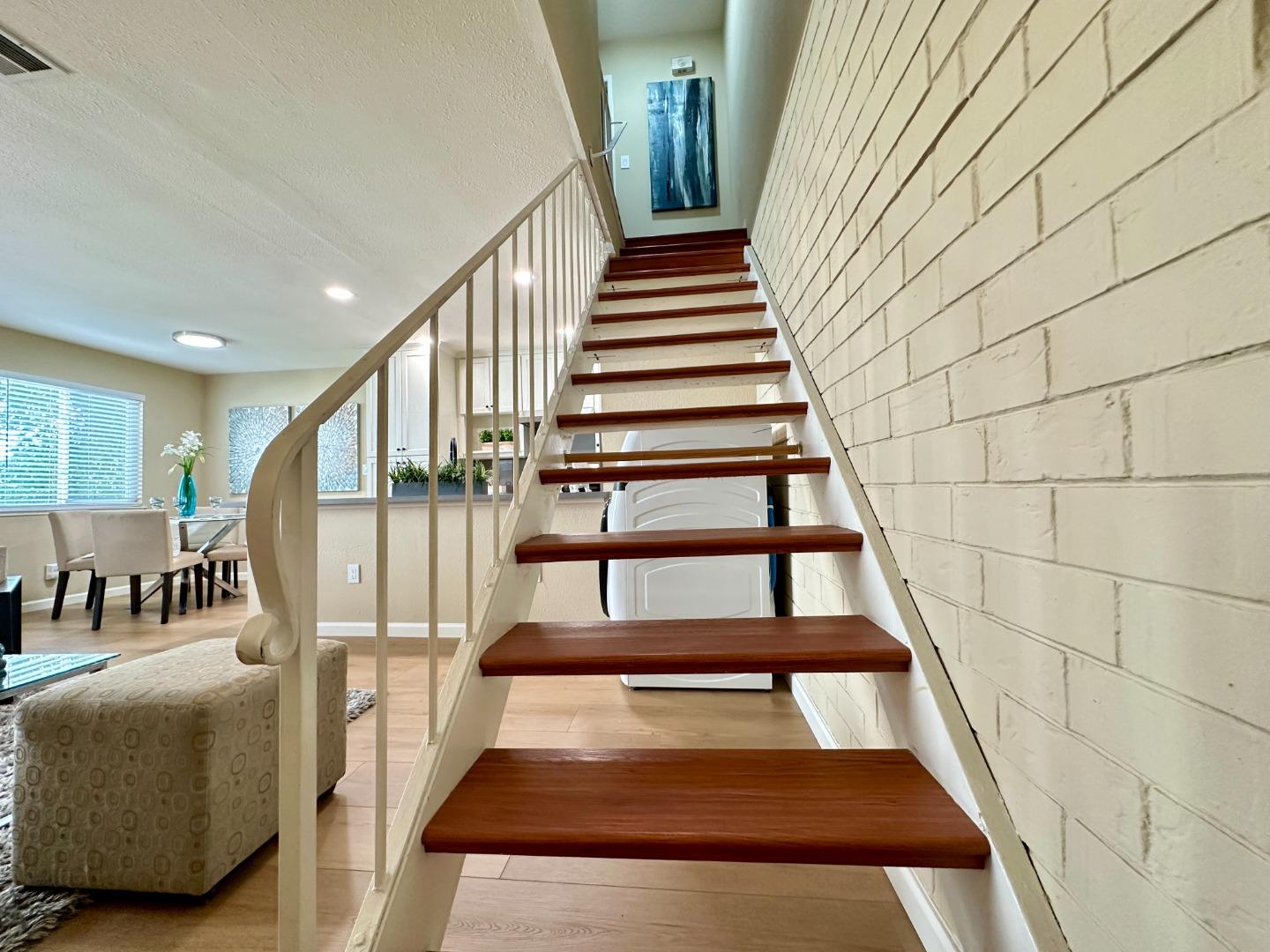 Detail Gallery Image 11 of 31 For 2122 Arroyo Ct #3,  Pleasanton,  CA 94588 - 2 Beds | 1 Baths