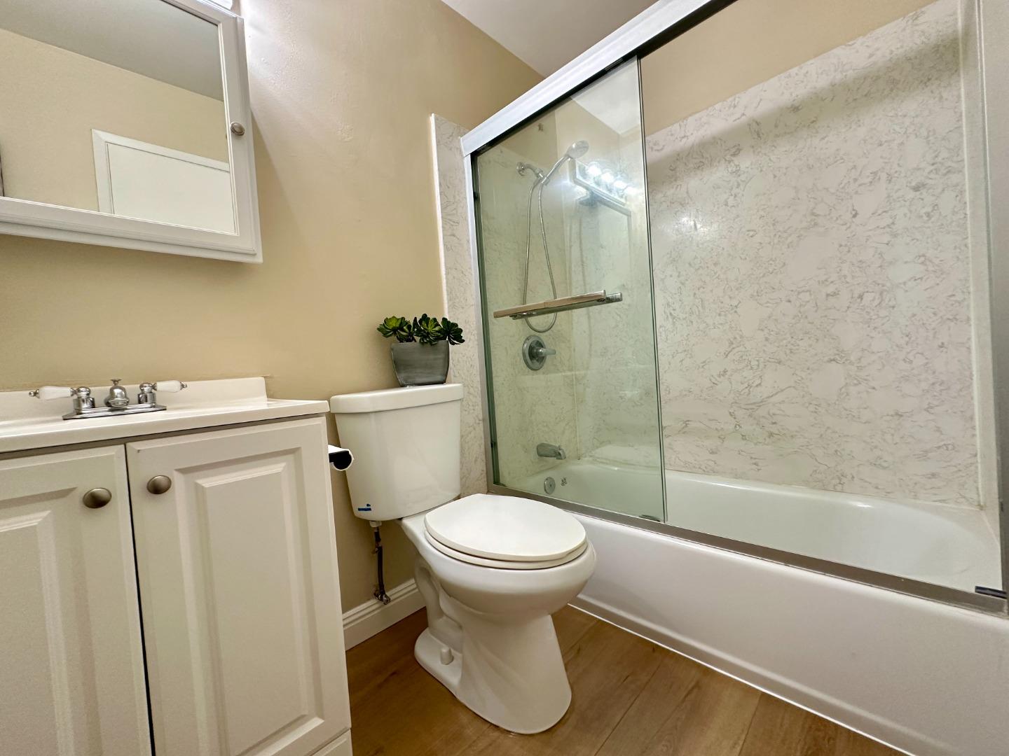 Detail Gallery Image 15 of 31 For 2122 Arroyo Ct #3,  Pleasanton,  CA 94588 - 2 Beds | 1 Baths