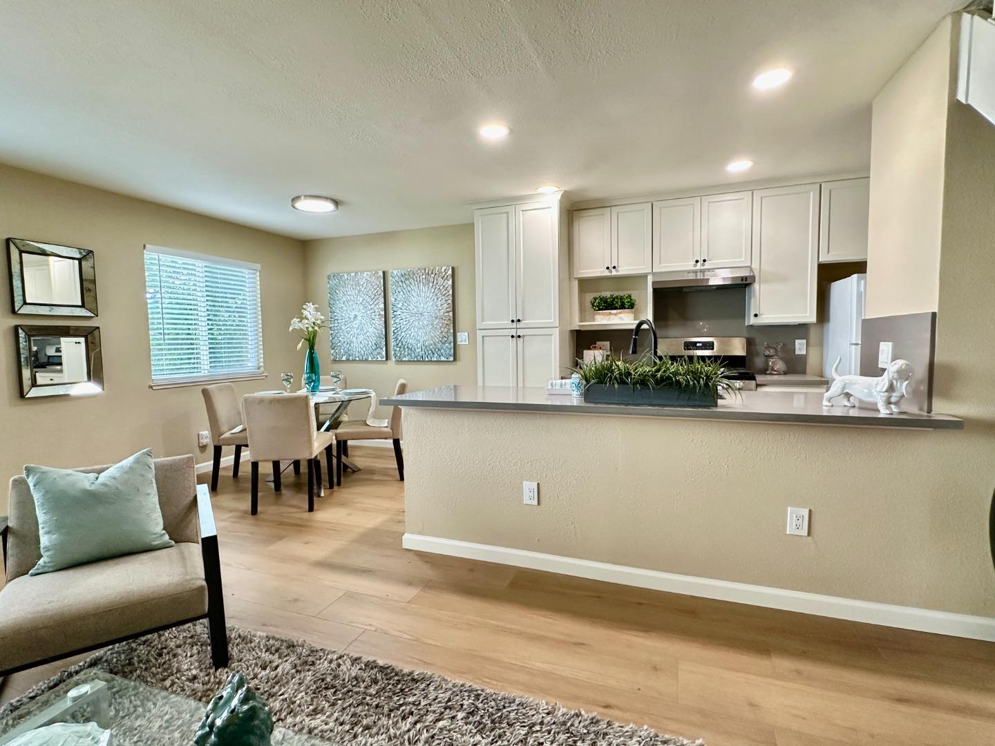 Detail Gallery Image 5 of 31 For 2122 Arroyo Ct #3,  Pleasanton,  CA 94588 - 2 Beds | 1 Baths