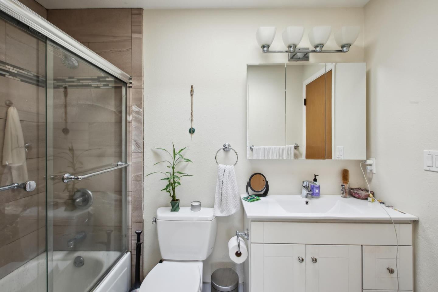 Detail Gallery Image 19 of 65 For 1615 Oakdale Ave, San Francisco,  CA 94124 - – Beds | – Baths