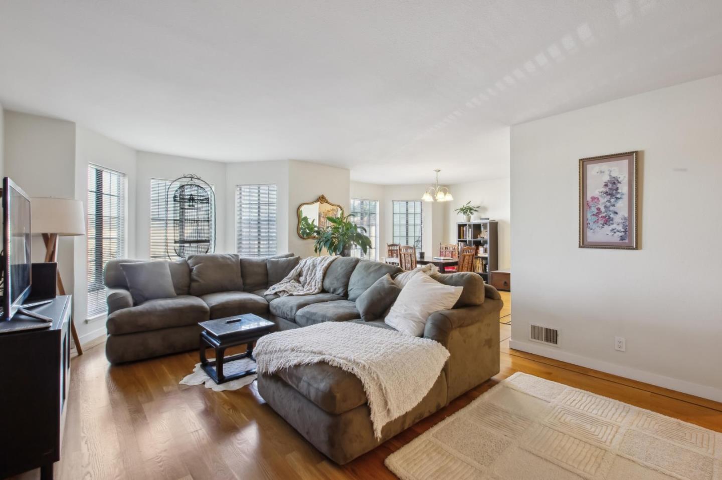 Detail Gallery Image 4 of 65 For 1615 Oakdale Ave, San Francisco,  CA 94124 - – Beds | – Baths