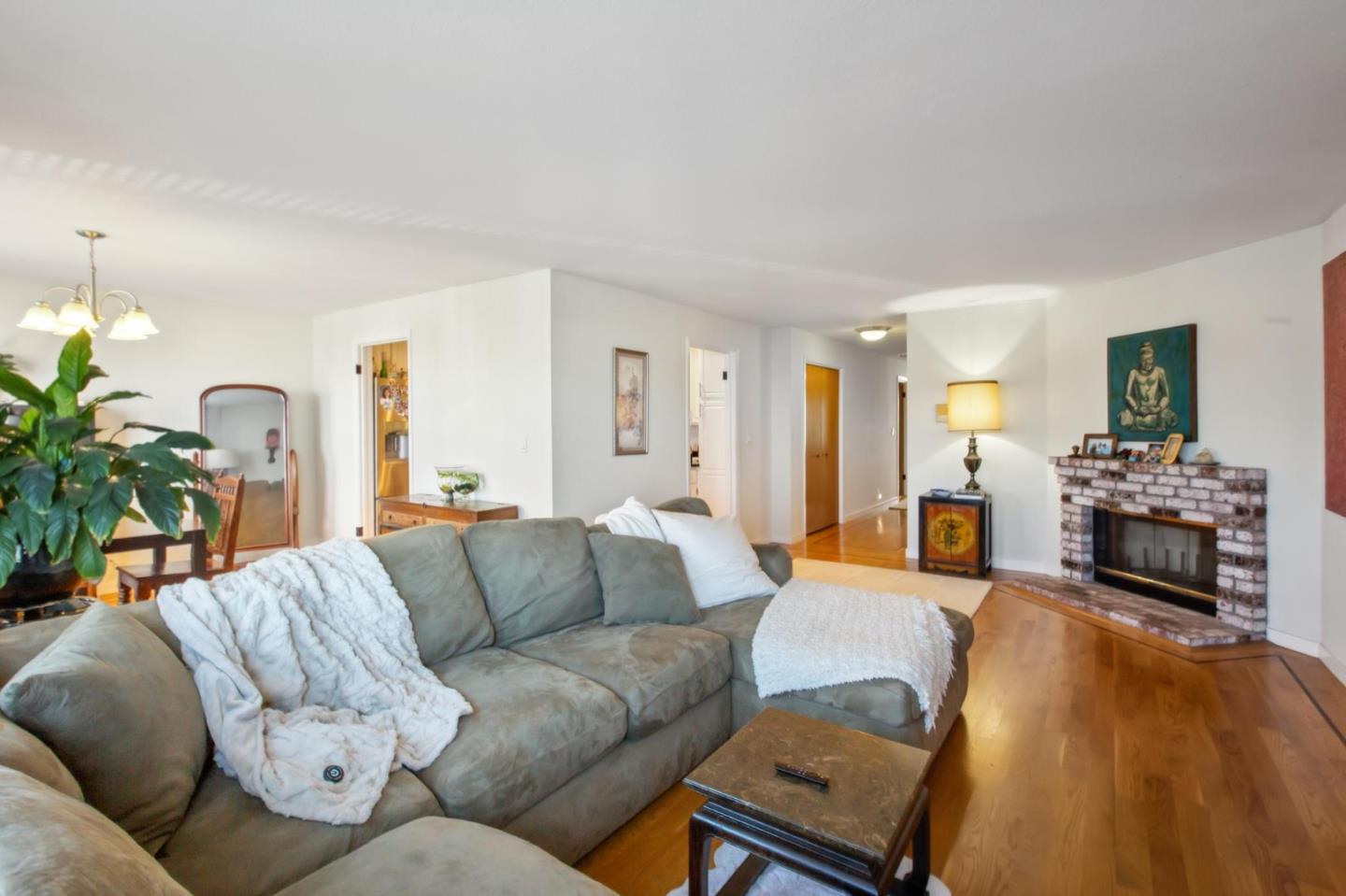 Detail Gallery Image 7 of 65 For 1615 Oakdale Ave, San Francisco,  CA 94124 - – Beds | – Baths