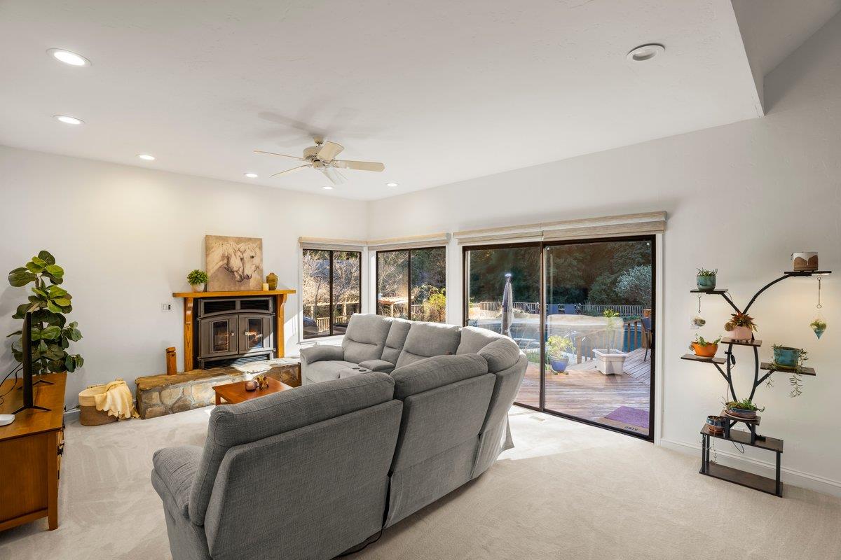 Detail Gallery Image 11 of 39 For 22116 Call of the Wild Rd, Los Gatos,  CA 95033 - 4 Beds | 3 Baths