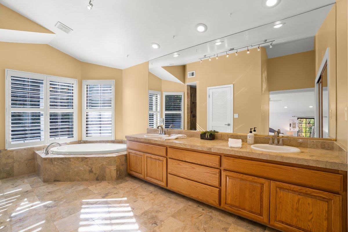 Detail Gallery Image 15 of 39 For 22116 Call of the Wild Rd, Los Gatos,  CA 95033 - 4 Beds | 3 Baths