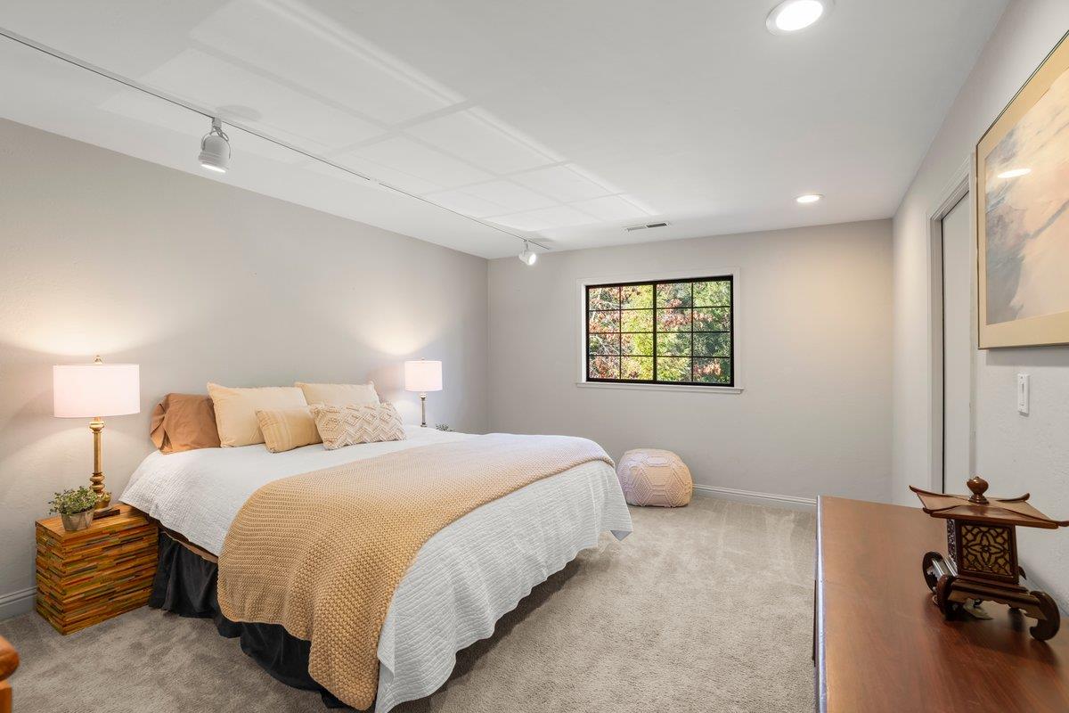 Detail Gallery Image 17 of 39 For 22116 Call of the Wild Rd, Los Gatos,  CA 95033 - 4 Beds | 3 Baths