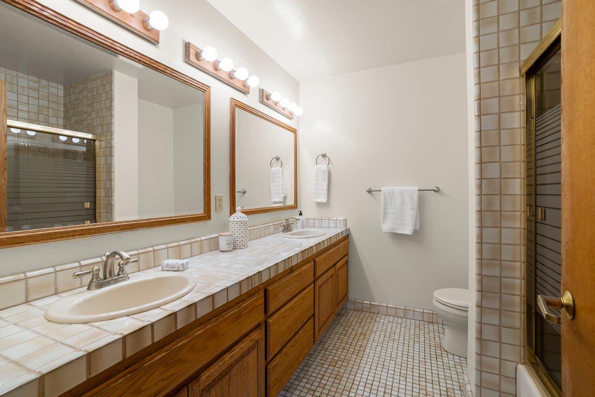 Detail Gallery Image 18 of 39 For 22116 Call of the Wild Rd, Los Gatos,  CA 95033 - 4 Beds | 3 Baths