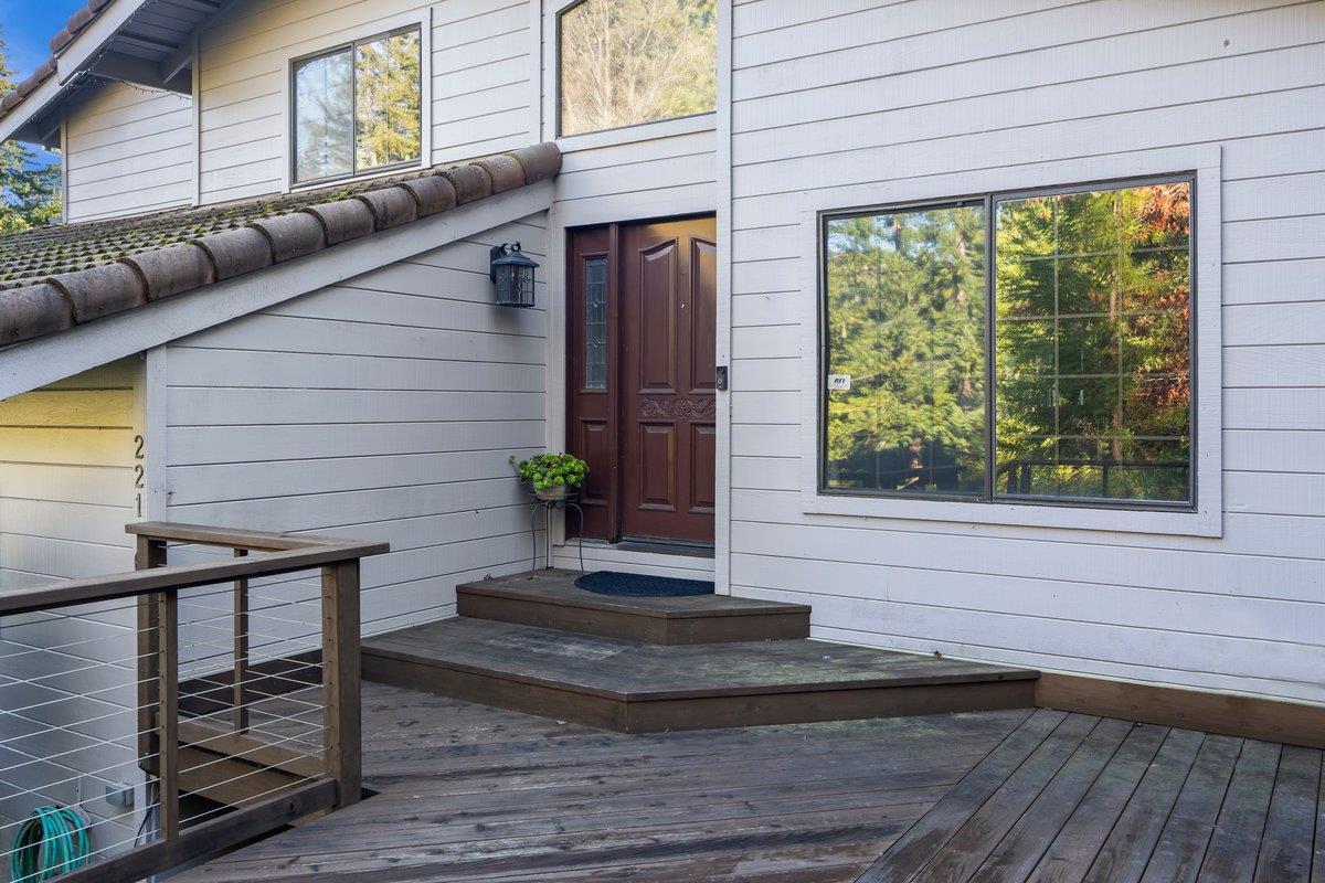 Detail Gallery Image 2 of 39 For 22116 Call of the Wild Rd, Los Gatos,  CA 95033 - 4 Beds | 3 Baths