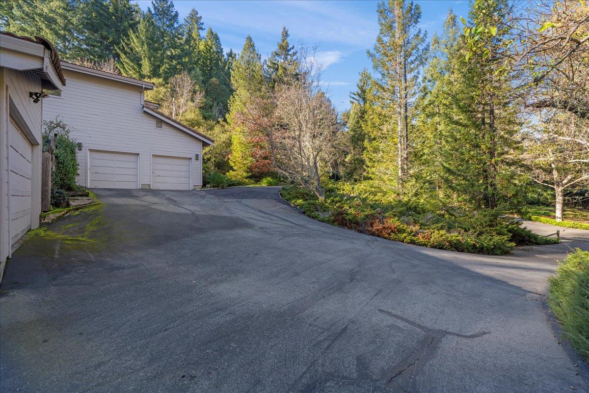 Detail Gallery Image 34 of 39 For 22116 Call of the Wild Rd, Los Gatos,  CA 95033 - 4 Beds | 3 Baths