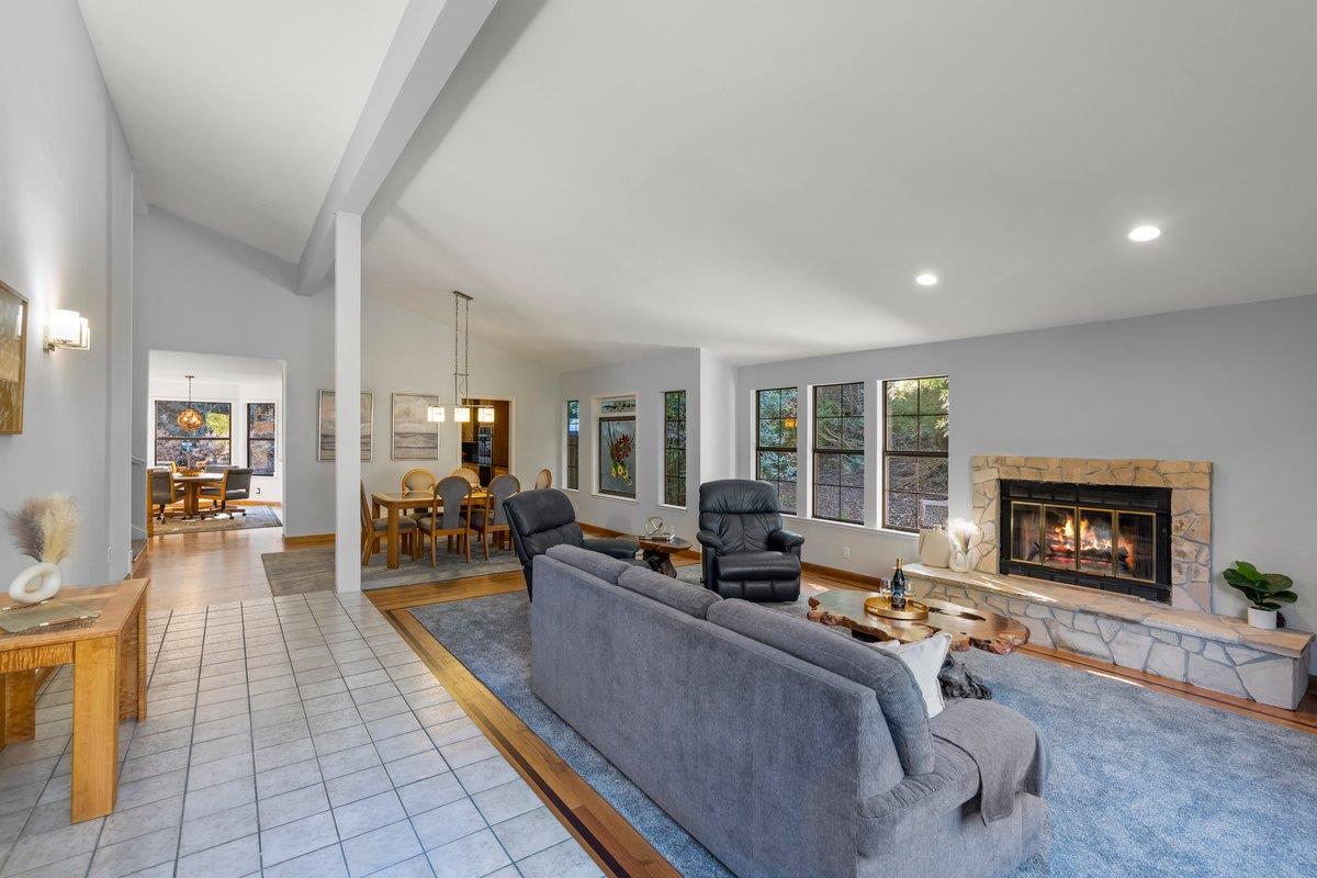 Detail Gallery Image 4 of 39 For 22116 Call of the Wild Rd, Los Gatos,  CA 95033 - 4 Beds | 3 Baths