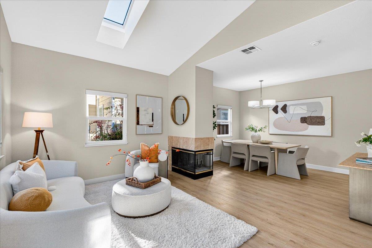 Detail Gallery Image 11 of 52 For 217 Heartwood Ln, Mountain View,  CA 94041 - 3 Beds | 2/1 Baths