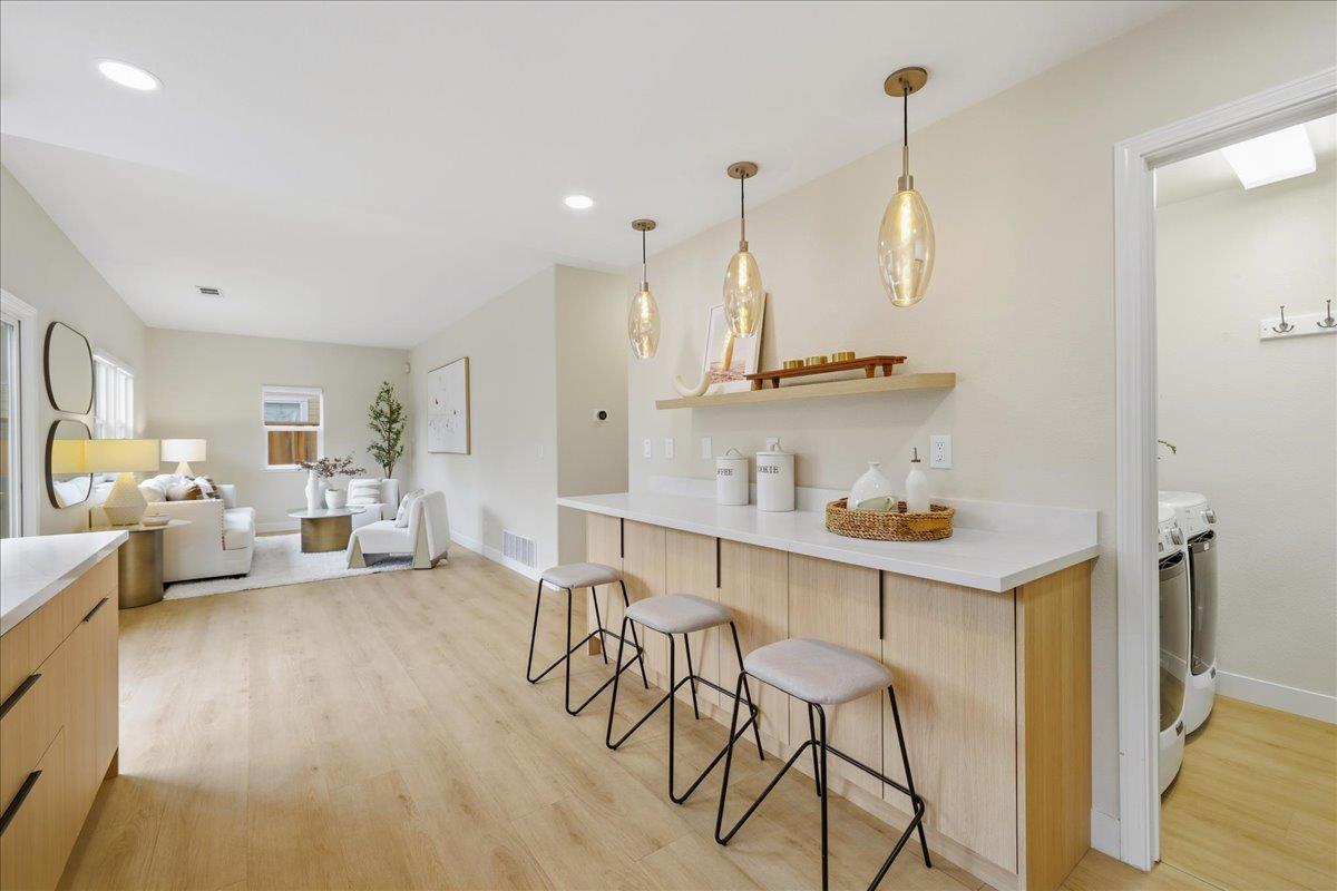 Detail Gallery Image 13 of 52 For 217 Heartwood Ln, Mountain View,  CA 94041 - 3 Beds | 2/1 Baths