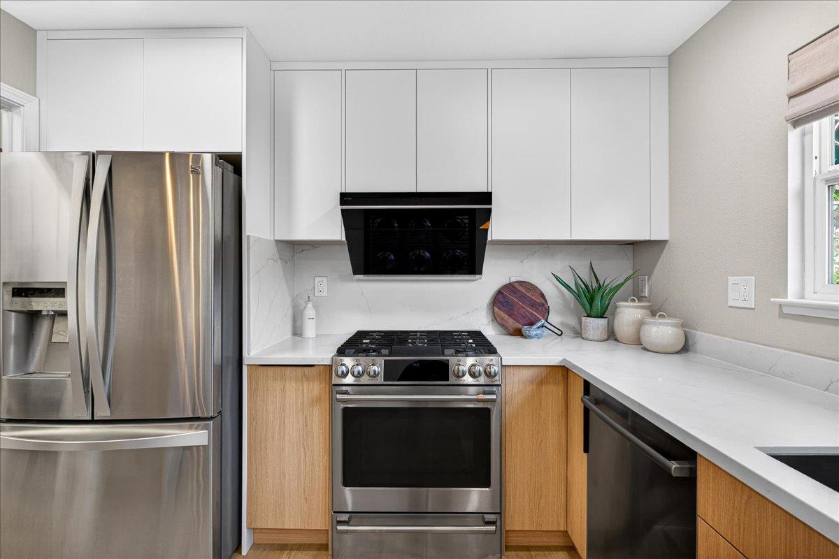 Detail Gallery Image 19 of 52 For 217 Heartwood Ln, Mountain View,  CA 94041 - 3 Beds | 2/1 Baths