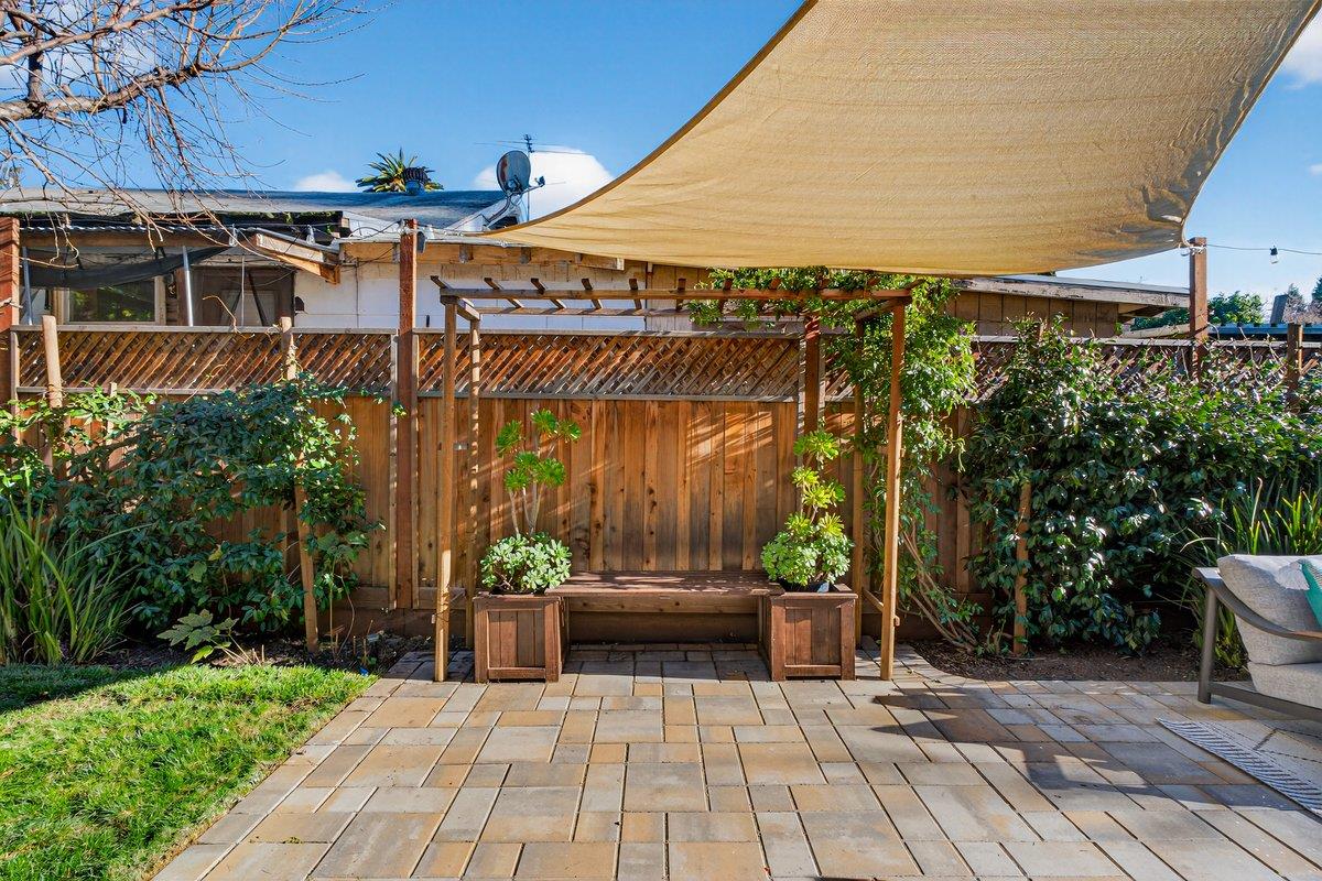 Detail Gallery Image 37 of 52 For 217 Heartwood Ln, Mountain View,  CA 94041 - 3 Beds | 2/1 Baths