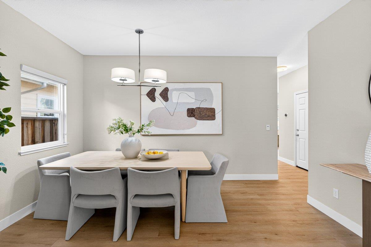 Detail Gallery Image 6 of 52 For 217 Heartwood Ln, Mountain View,  CA 94041 - 3 Beds | 2/1 Baths