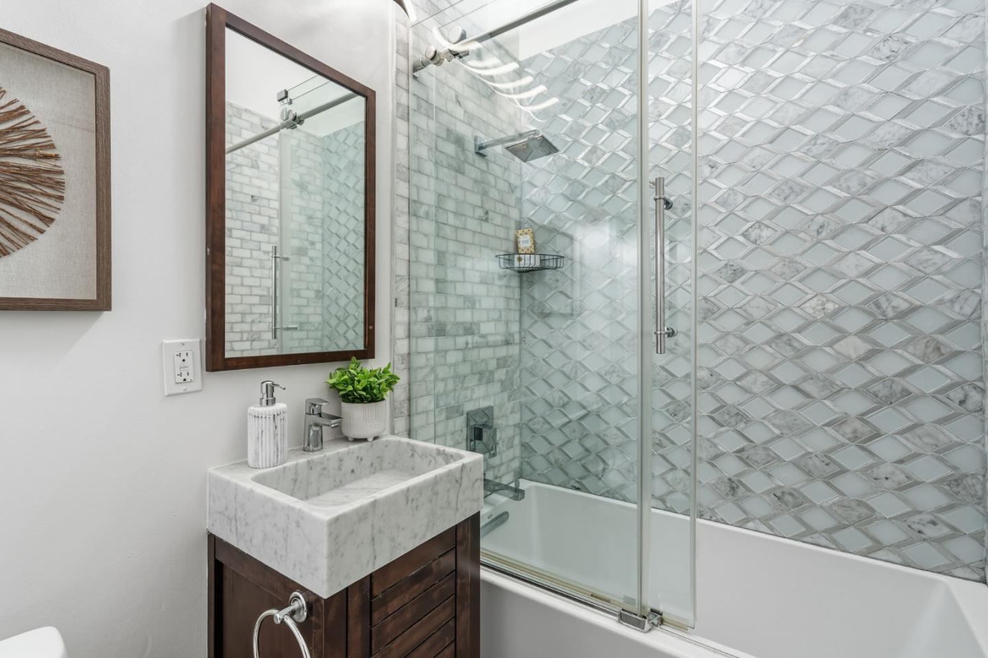 Detail Gallery Image 13 of 37 For 80 Dawnview Way, San Francisco,  CA 94131 - 4 Beds | 3 Baths