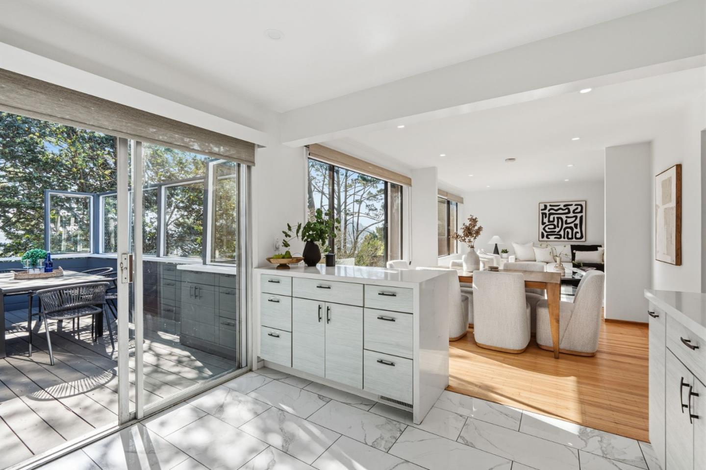 Detail Gallery Image 2 of 37 For 80 Dawnview Way, San Francisco,  CA 94131 - 4 Beds | 3 Baths