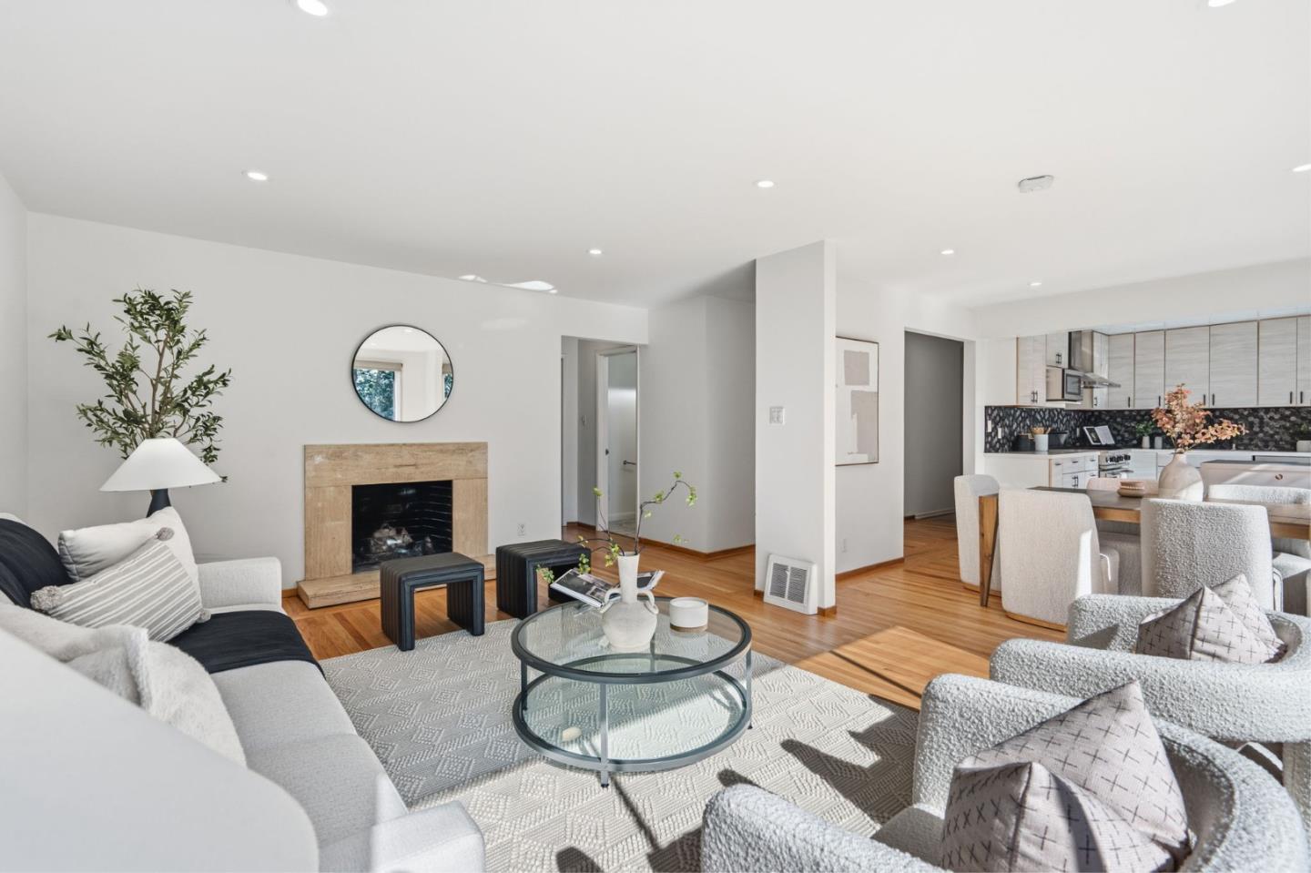 Detail Gallery Image 8 of 37 For 80 Dawnview Way, San Francisco,  CA 94131 - 4 Beds | 3 Baths