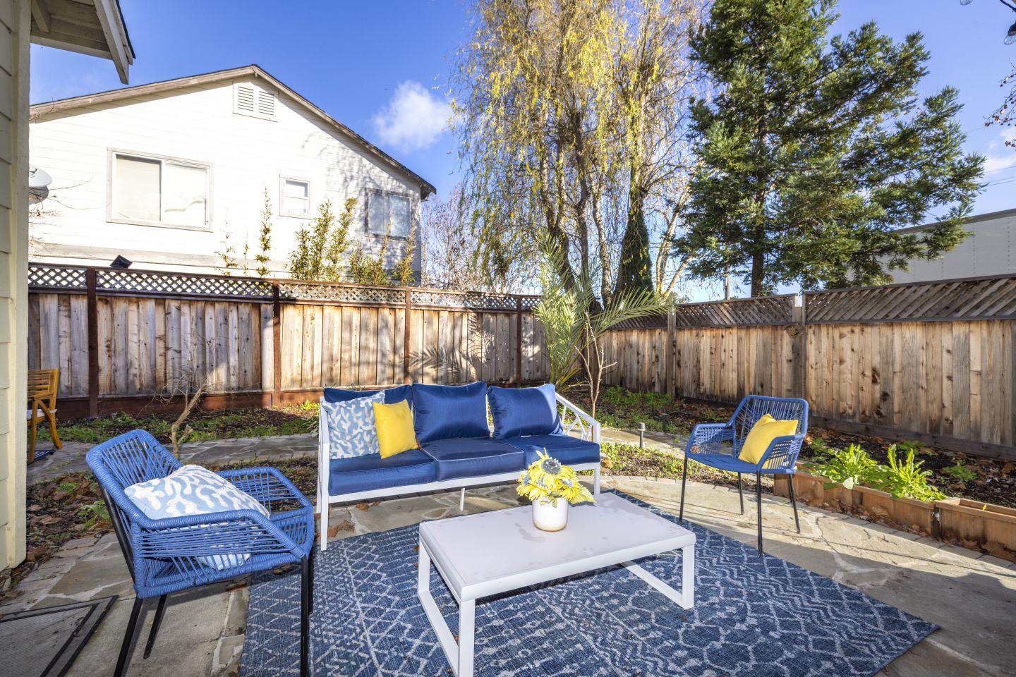 Detail Gallery Image 27 of 30 For 939 Oakes St, East Palo Alto,  CA 94303 - 3 Beds | 2/1 Baths