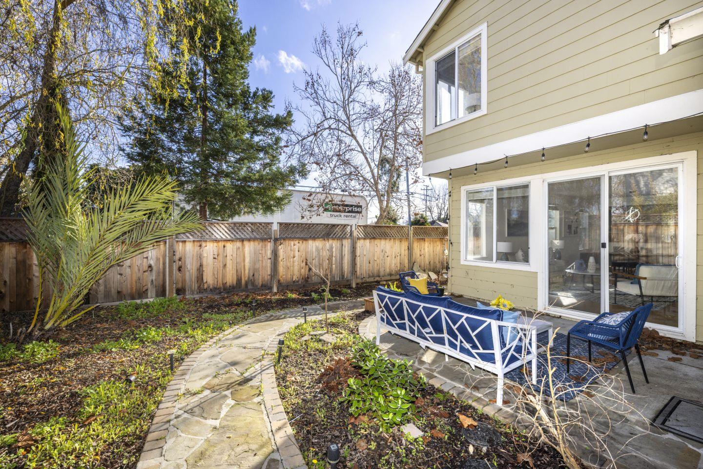 Detail Gallery Image 29 of 30 For 939 Oakes St, East Palo Alto,  CA 94303 - 3 Beds | 2/1 Baths